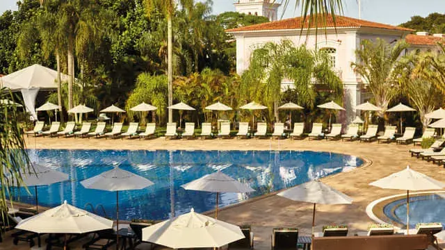 Piscina com Vista