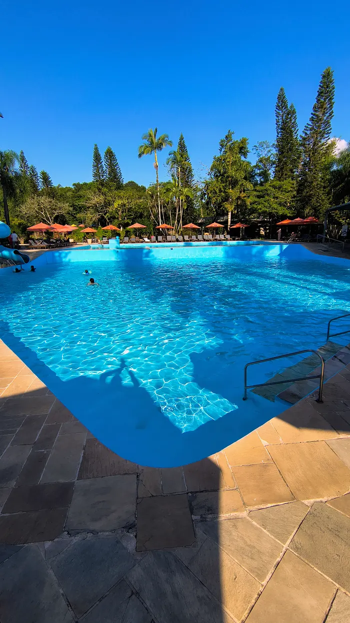 Piscinas Termais<span class="attr-slide-sub">Internas e externas</span>