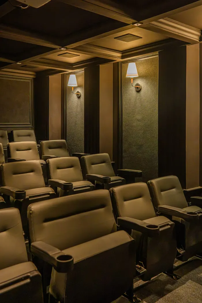 Cinema e Sala de Jogos