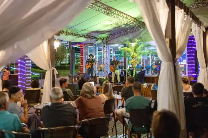 Shows<br>&amp; Entretenimento